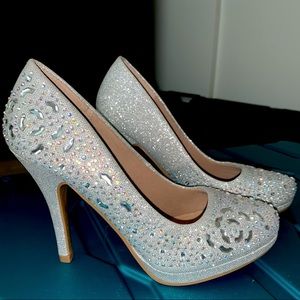 Brand new sparkly rhinestone Delicacy heels